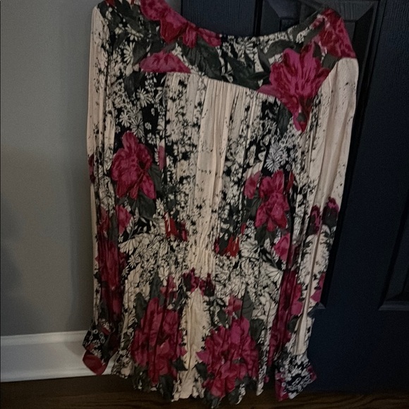 Free People Floral Long Sleeve top - Picture 3 of 3